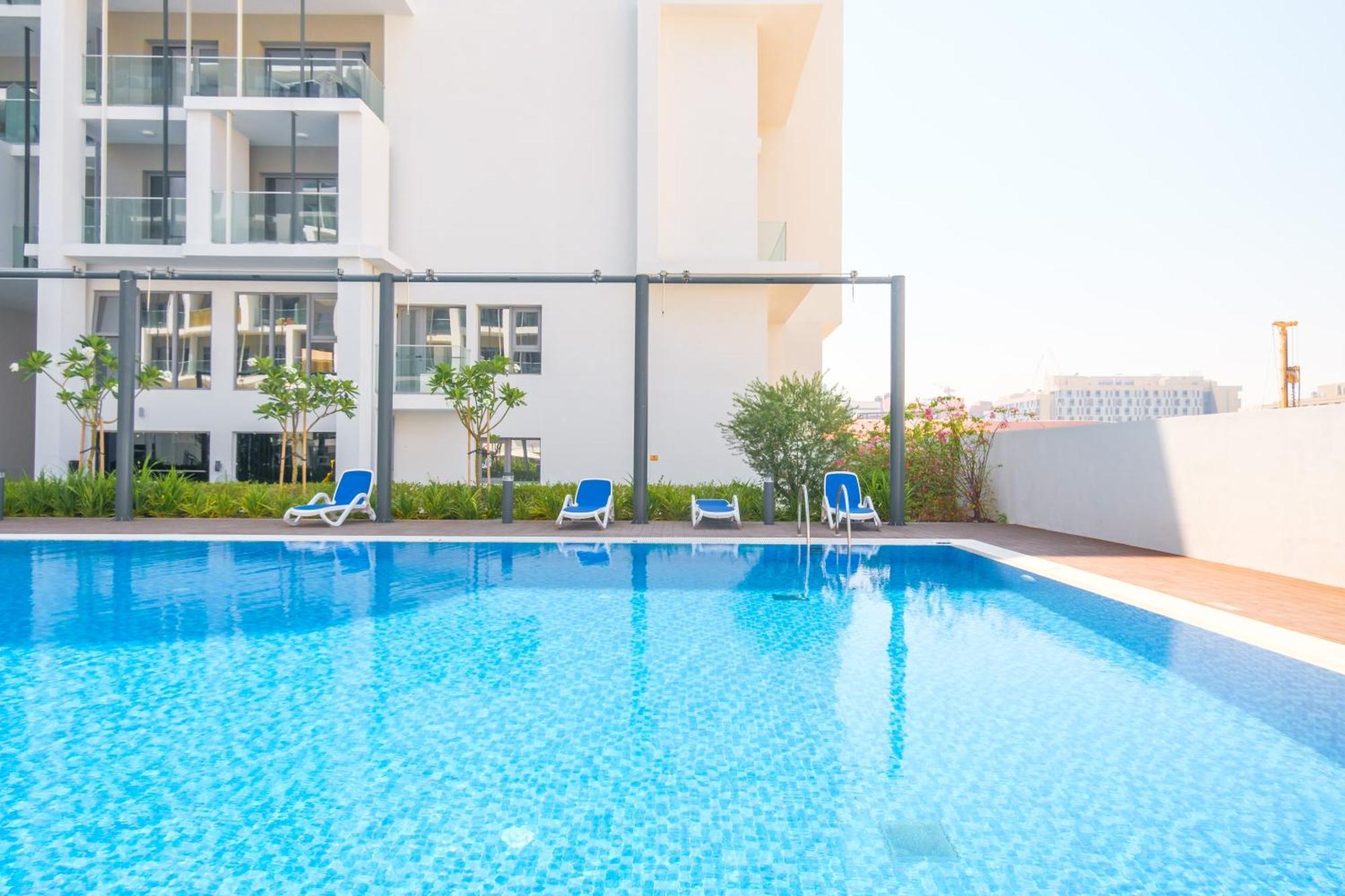 דירות אבו דאבי Poolside Charm מראה חיצוני תמונה